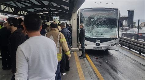 Beylikdüzünde metrobüs kazası